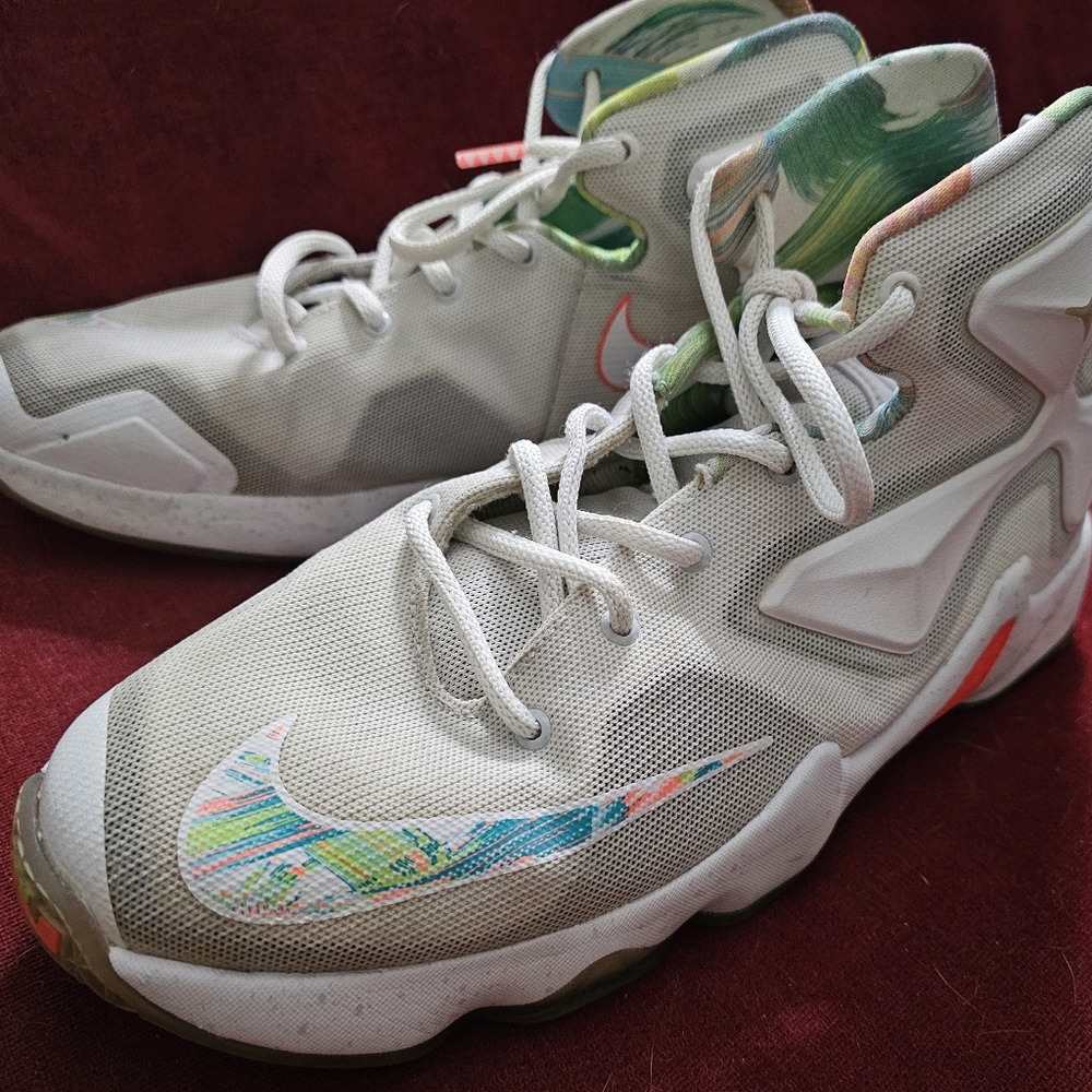 Nike Lebron Easter Youth Shoes, Sz 7